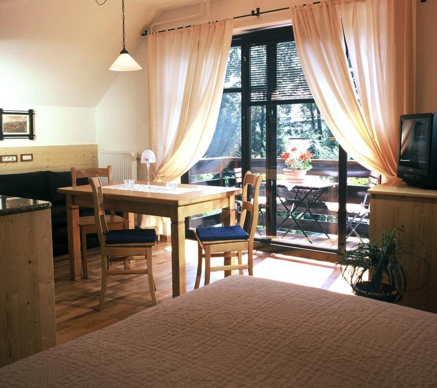 Apartments Bledea Pokoj fotografie